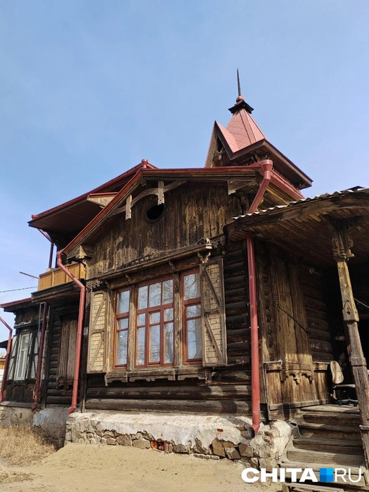 В старинном доме известного архитектора до сих пор живут люди | Источник: Дарья Кливенкова / CHITA.RU