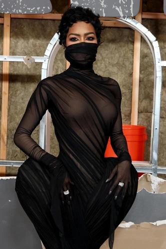 Как Тейяна Тейлор снова сделала открытый живот фэшн-заявлением: 30 лучших ее образов Как Тейяна Тейлор снова сделала открытый живот фэшн-заявлением: 30 лучших ее образов