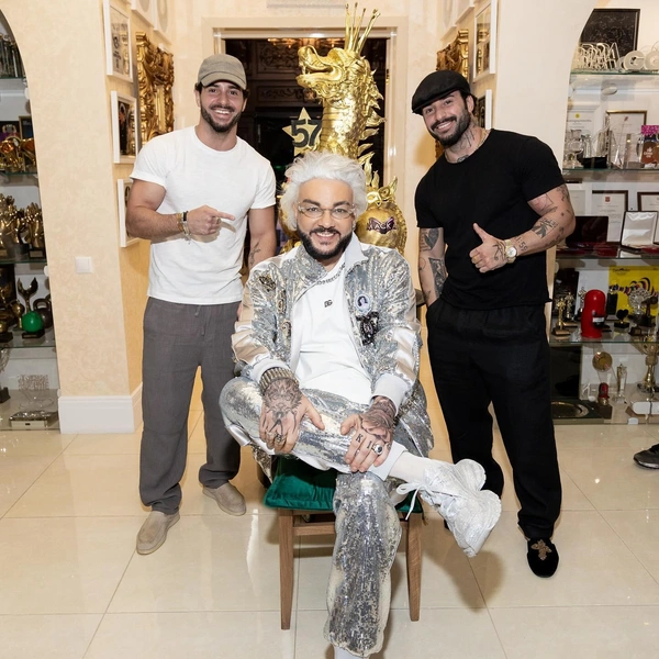 Филипп Киркоров и Максим Ситник (на фото справа)