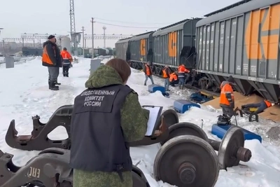 Три вагона с зерном сошли с рельсов в Казани