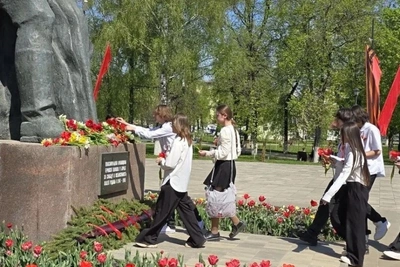 Орловские полицейские и школьники почтили память героев