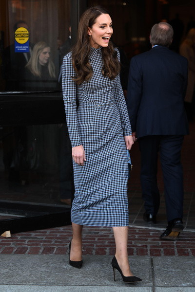 Хотите выглядеть, как роскошная аристократка: вот 5 платьев, как у Кейт Миддлтон — присмотритесь