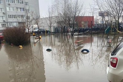 Двор в Рязани затопило после дорожных работ