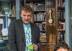 Алексей Серебряков стал дедушкой
