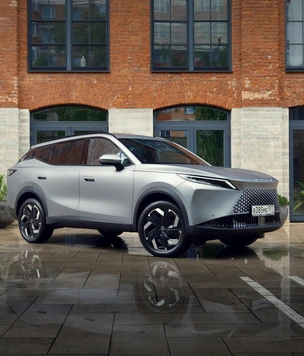 Молодящий кровь. Городской тест флагманского кроссовера Omoda C7