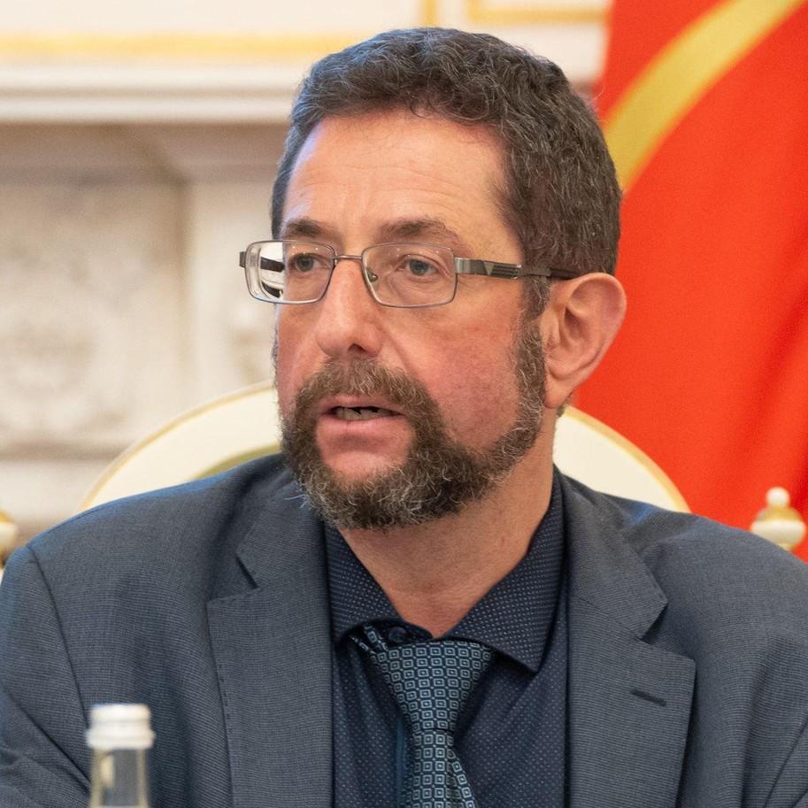 <p>Александр Карпов</p>