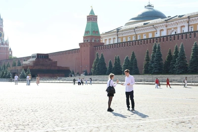 Как школьники отмечают День знаний в центре Москвы