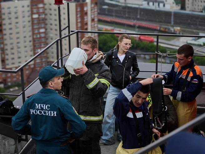 Второе место досталось сборной из 1, 2 и 5-й пожарно-спасательных частей и отдельного поста 5-й ПСЧ 1-го ПСО. | Источник: Александр Ощепков / NGS.RU
