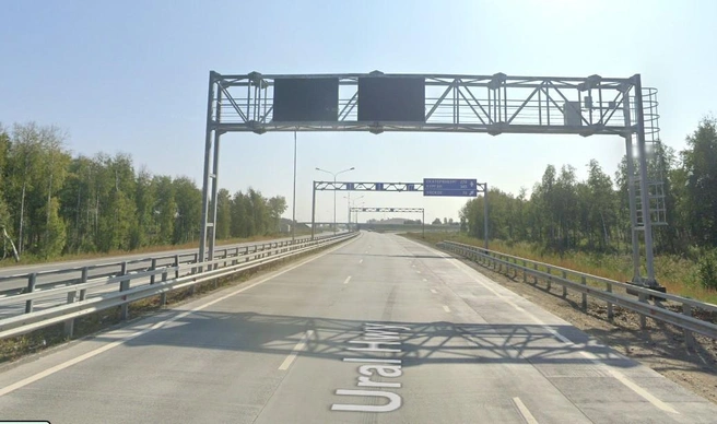 Табло рамки отключено, долгое время она не работала, говорят дальнобойщики. Сейчас она фиксирует нарушения, но табло по-прежнему потухшее, что не оставляет возможности сразу отреагировать на проблему | Источник: сервис Google.Maps