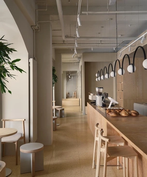 Мед и кофе: ABC Coffee Roasters с интерьерами Le Atelier в Санкт-Петербурге