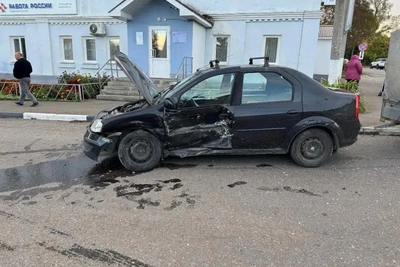 В Сасове столкнулись Renault и ВАЗ, пострадали двое