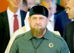 Сын, потерявший отца, политик, восстановивший Чечню. Все о Рамзане Кадырове