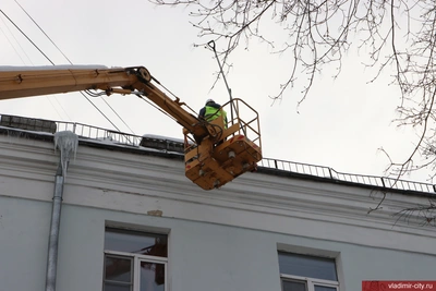 Контроль за очисткой крыш от снега усилен
