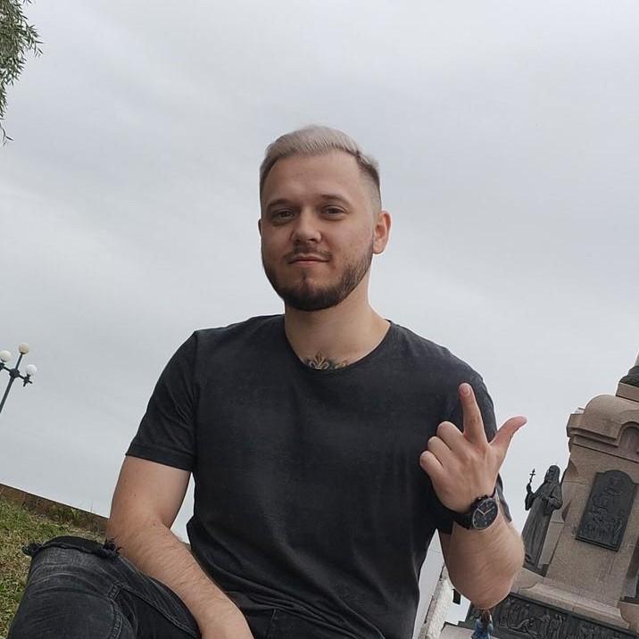 <p>Алексей Степанов </p>