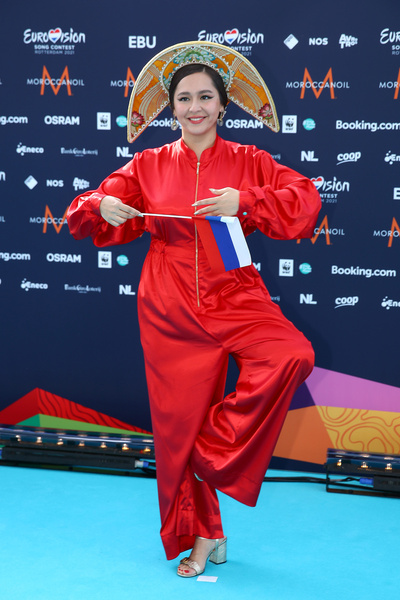 Манижа в кокошнике и Филипп Киркоров в Louis Vuitton: церемония открытия «Евровидения-2021»