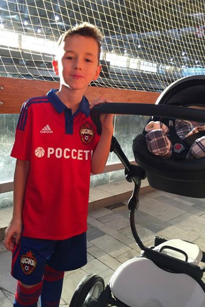 Инна Жиркова разместила в своем микроблоге фото новорожденного сынаИнна Жиркова разместила в своем микроблоге фото маленького сына