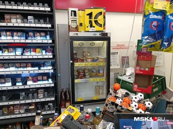 Уголок с икрой находится за кассой | Источник: Анастасия Харитонова / MSK1.RU