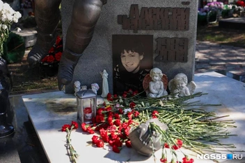 Алексея похоронили спустя два дня после трагедии  | Источник: Евгений Софийчук / NGS55.RU 