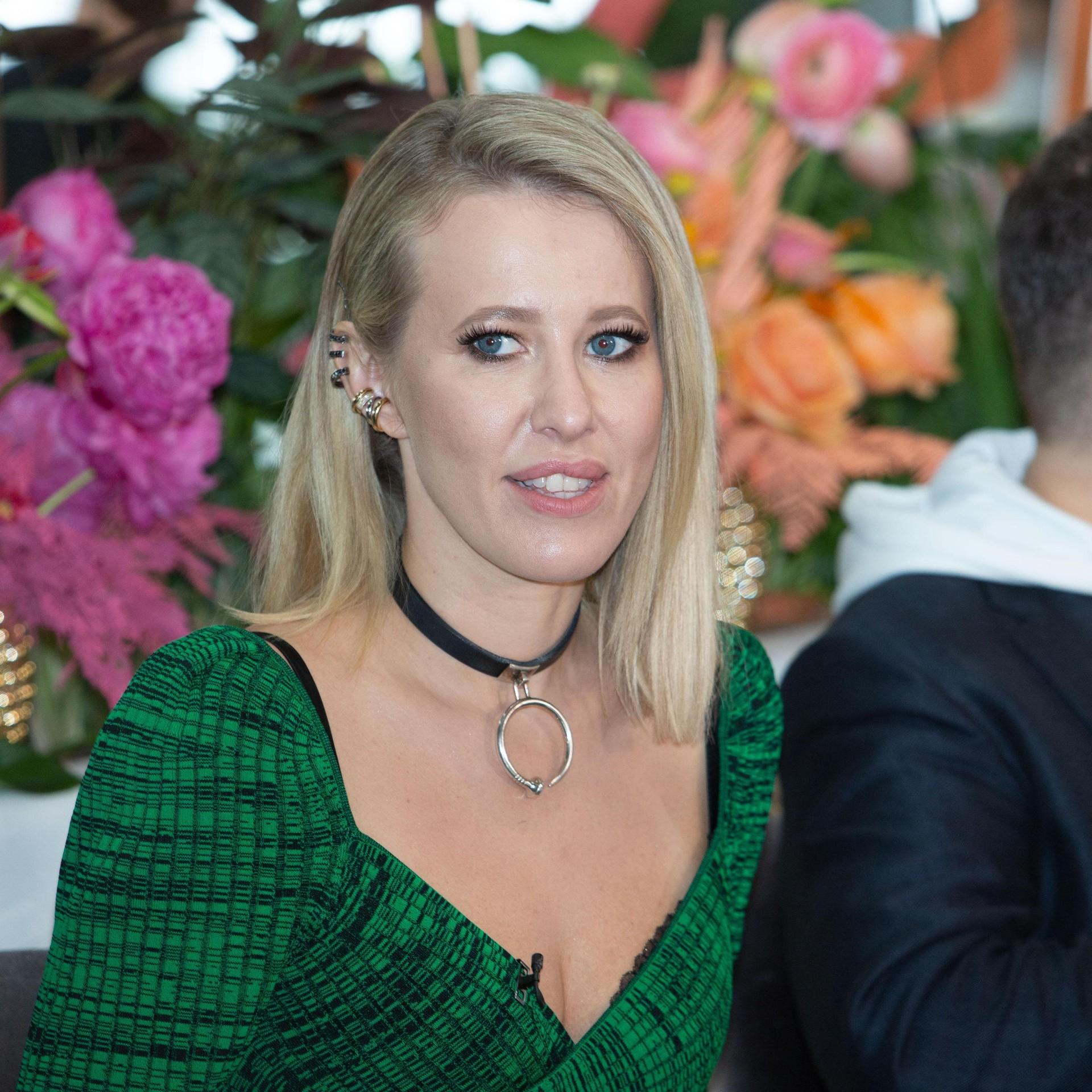 Ксения Собчак превратила в хаос номер в люксовом отеле Парижа