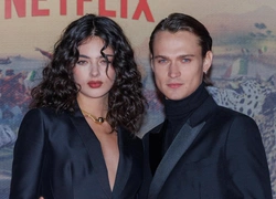 Юная любовь: Дева Кассель с бойфрендом на премьере «Леопарда» в Риме