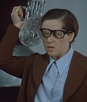 Для всех, кто смотрел в СССР, непроходимый тест: угадайте «Служебный роман» и еще 4 всенародно любимые советские комедии с великой и прекрасной Алисой Фрейндлих