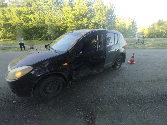 В Подгородней Покровке двое подростков на питбайке врезались в «Рено» | Источник: УМВД России по Оренбургской области