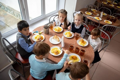 Age Test: Soviet-Era School Meals Remembered Better Than Teachers' Names