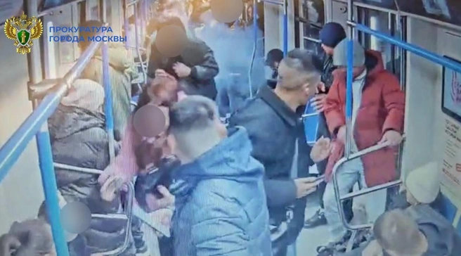 Мужчина поджег фейерверк в метро Москвы | Источник: ПРОКУРАТУРА МОСКВЫ / Telegram