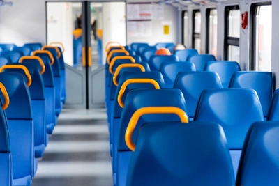 Запустят дополнительные автобусы и поезда в Южно-Сахалинске в родительский день