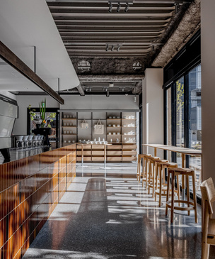 Минималистское кафе в Токио по проекту Кэйдзи Асизавы