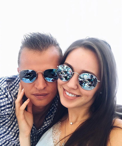Дмитрий Тарасов и Анастасия Костенко отпраздновали новоселье