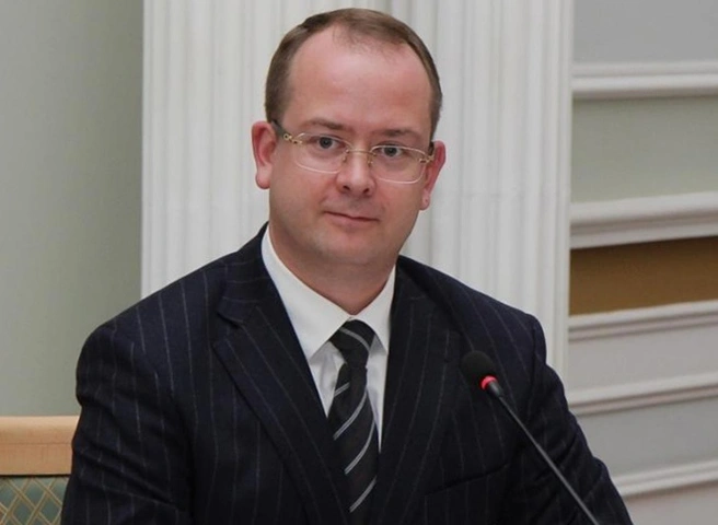 Карабасов поздравил выпускников Рязани с окончанием школы | ya62.ru