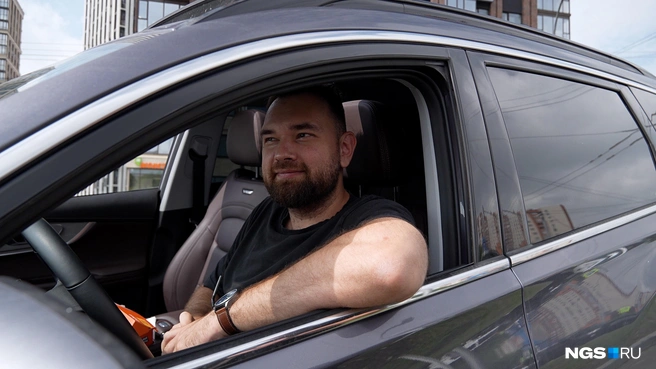 Автовладельцы готовы стоять полчаса, чтобы купить бензин по адекватным ценам | Источник: Антон Дигаев / NGS.RU
