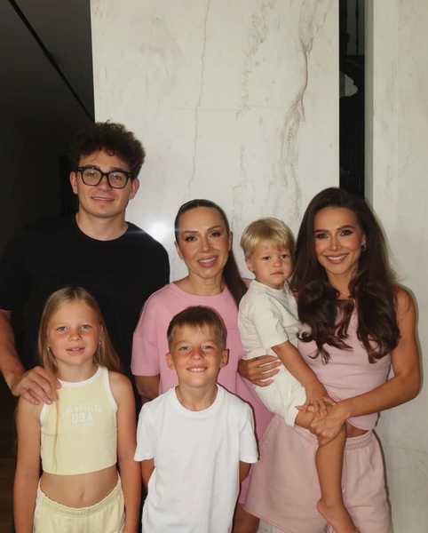 Сейчас у Лерчек трое несовершеннолетних детей