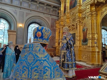 Митрополит Никодим читал молитву, в которой благодарил Бога за помощь Рязани | Источник: Кристина Мельникова / YA62.RU