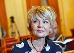 Юлия Меньшова: «Не помогаю дочери принимать свои эмоции, осознавать их»