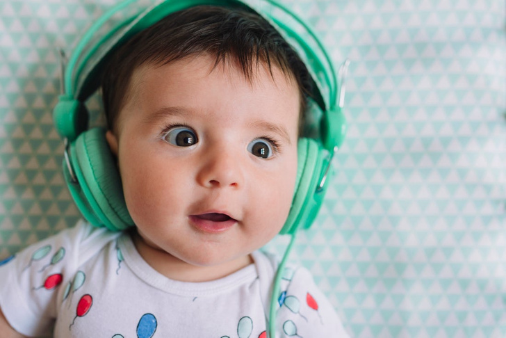 как проверить слышит ли новорожденный