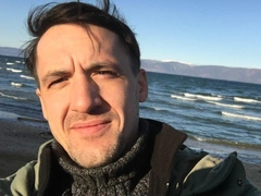 Голые в постели: в Сети вычислили новую возлюбленную Смольянинова*
