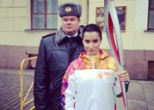 Как звезды несут олимпийский огонь