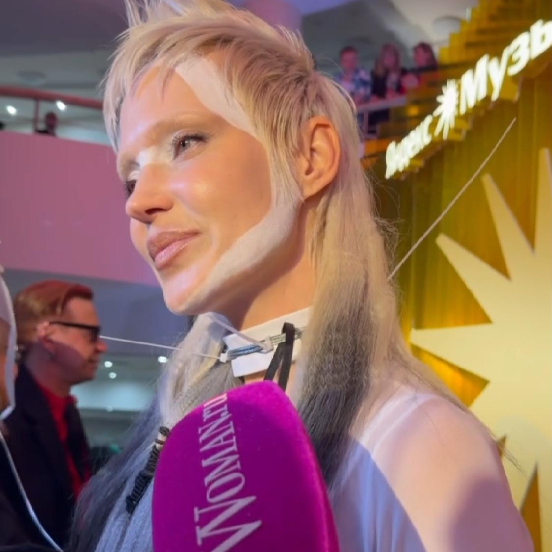 Глюкоза обнажается все больше: что подтолкнуло ее к смене имиджа