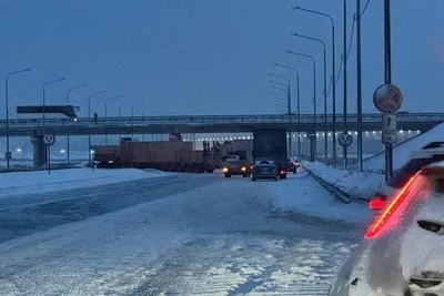 Crash Closes Chelyabinsk-Yekaterinburg Highway; Detour Through Aramil