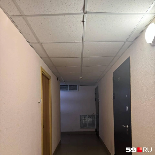 На первом этаже тоже есть квартиры | Источник: читатель 59.RU