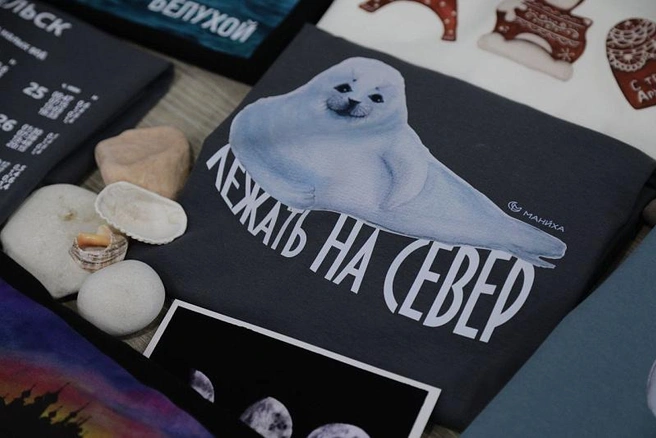 Презентация проекта состоялась в рамках встречи с предпринимательским сообществом Архангельской области. Бизнесмены представили изделия собственного производства | Источник: пресс-служба правительства Архангельской области
