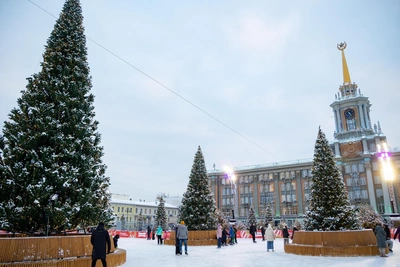 В Екатеринбурге перенесли открытие катка и шоу фигуристов