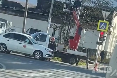 В Южно-Сахалинске грузовик оборвал провода ЛЭП
