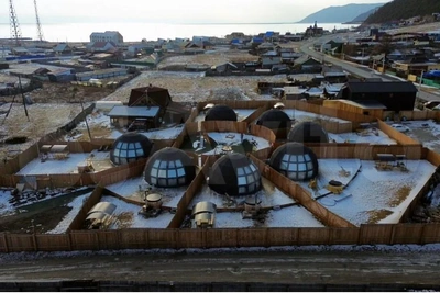 На Байкале продают глэмпинг-отель с куполами-сферами