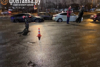 Курьер на электровелосипеде врезался в ребёнка