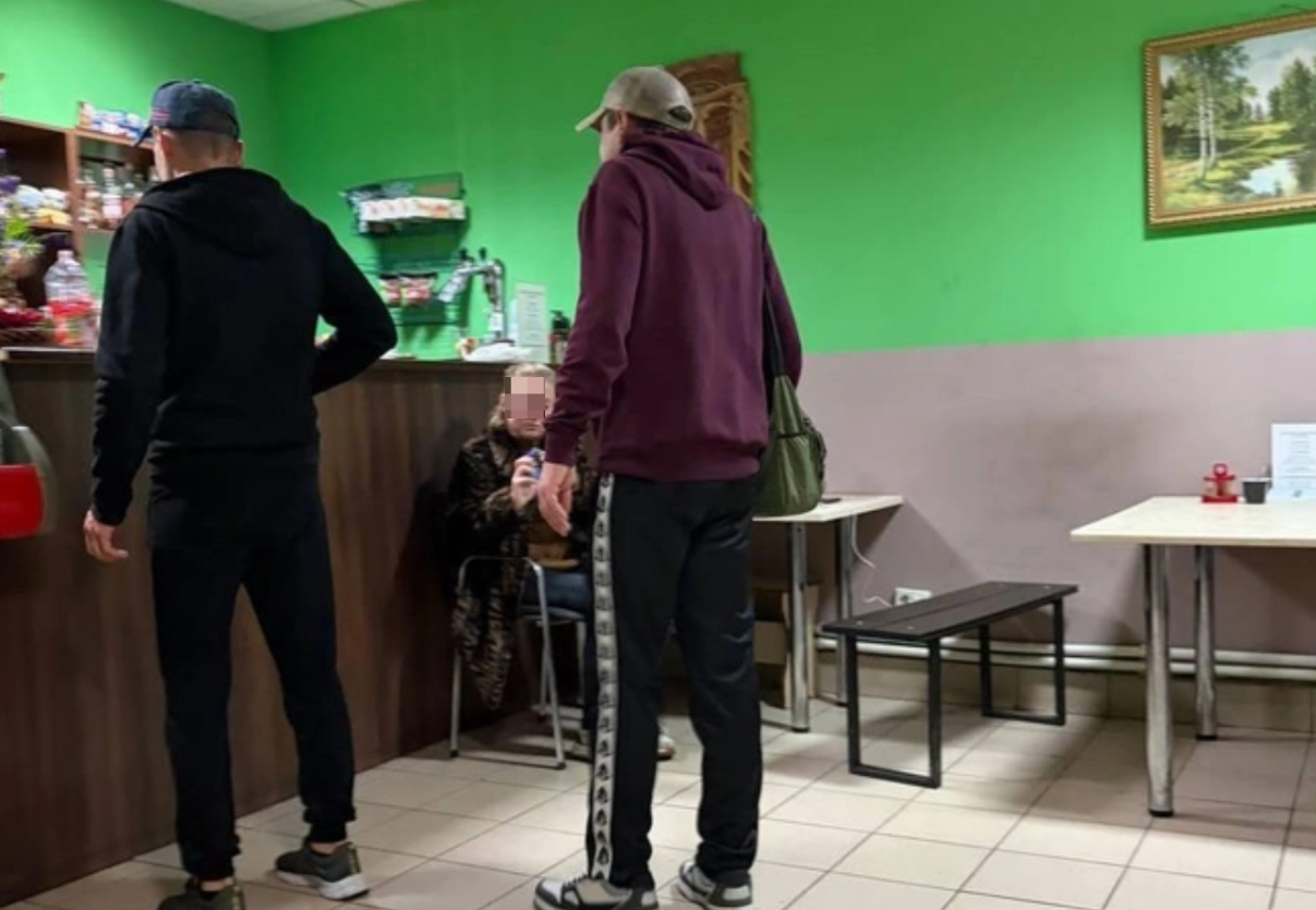 «Пашуль, а может стопочку?» Абсурд и психотерапия в «худшей» рюмочной Рязани — обзор YA62.RU