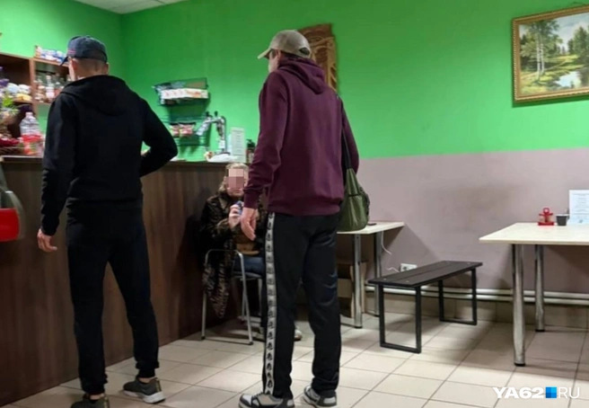 Гости «Встречи» явно не первый день знают друг друга | Источник: Виктория Улитова / YA62.RU