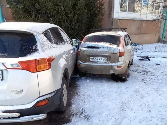 Положение автомобиля до возвращения владельцев Toyota было практически безвыходным | Источник: читатели V1.RU